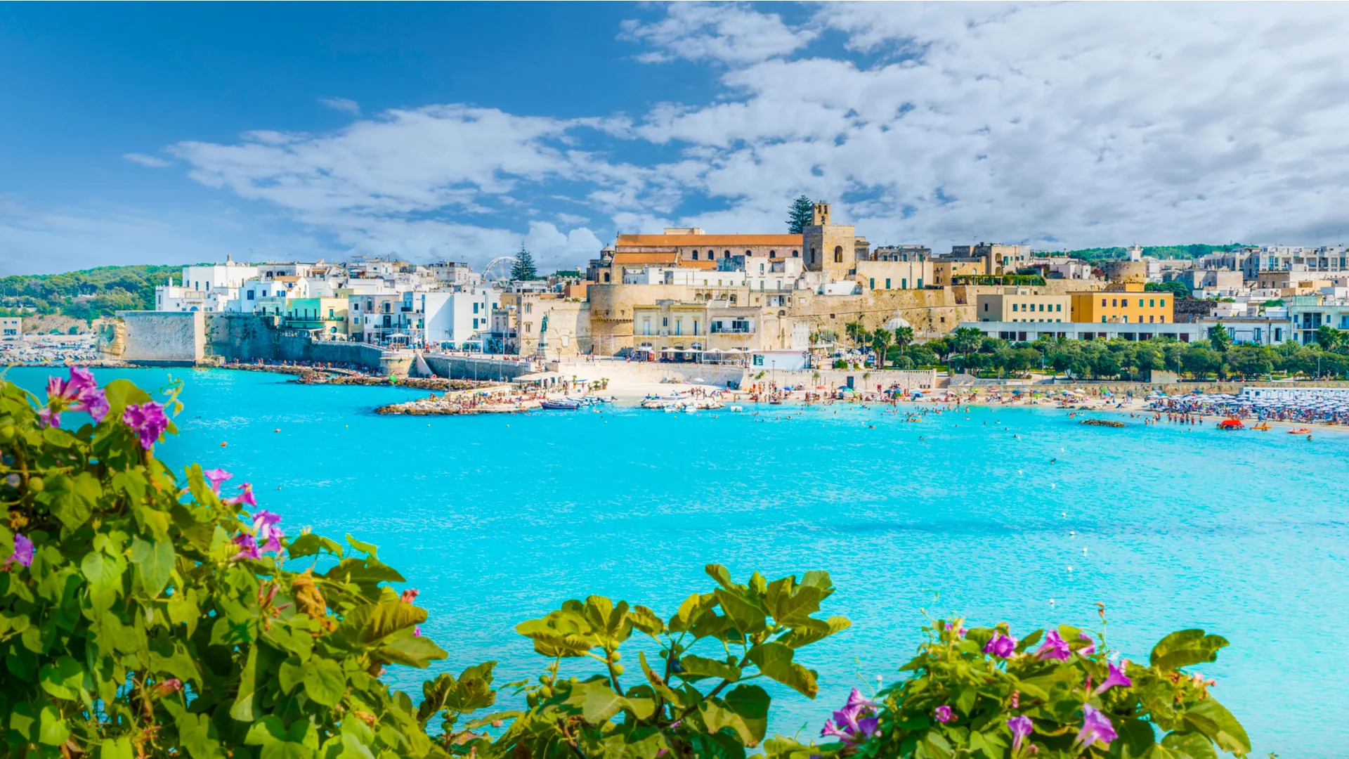 Panorama di Otranto sul mare cristallino del Salento, vicino al B&B Villa Ginevra