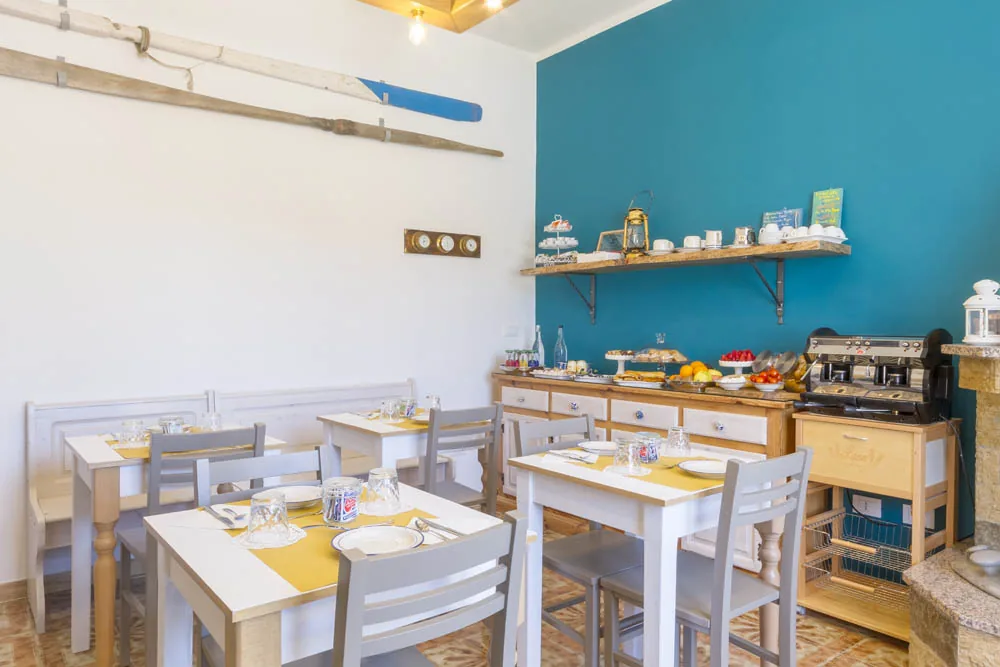 Sala comune per la colazione del B&B Villa Ginevra a Otranto (foto 4)