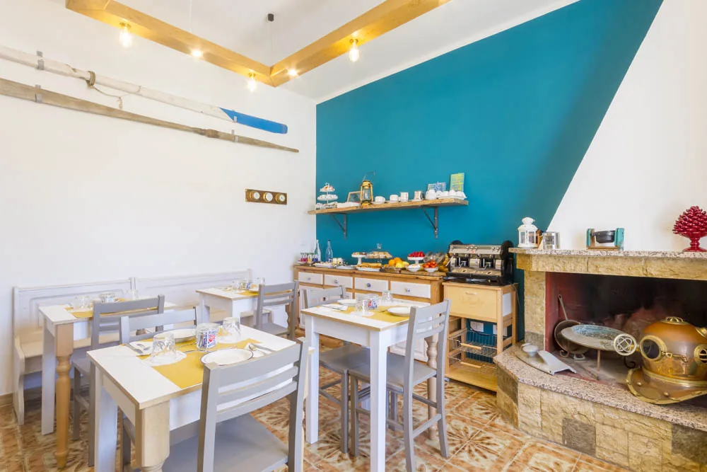 Sala comune per la colazione del B&B Villa Ginevra a Otranto (foto 5)